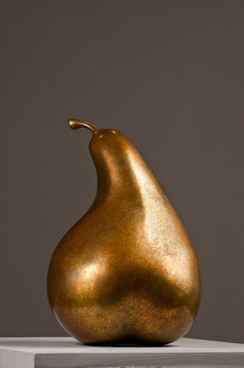 Jan Kirsh, Bronze Pear, 2009, Photography by Stephen Cherry.